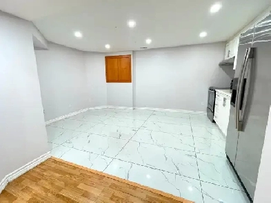 VERY CLEAN BASEMENT for RENT- Mississauga/3mins to HWY403 Image# 1