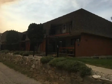 Large Renovated 1-Bedroom, Downtown Penticton Image# 5