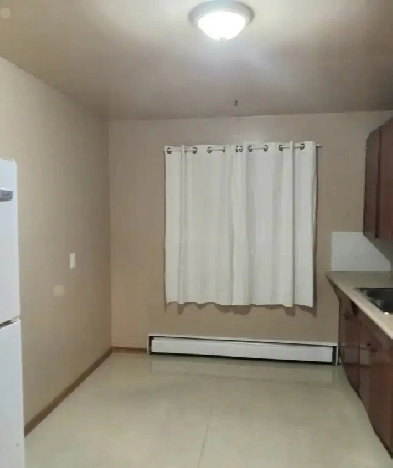 2 Bedroom $1200 Image# 1