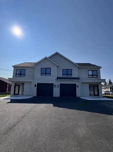 Maison de ville prestigieuse à louer ! Image# 1