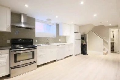 Onebedroom apartment with yard and deck Image# 1