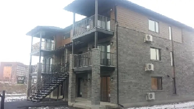 LUXUEUX CONDO à DOWNTOWN GATINEAU  1665$ par mois Image# 1