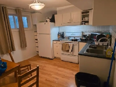 Live in Highlands!  Internet, power, cable, water, heat. $1,375 Image# 1