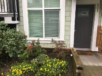 Burnaby Highgate Townhouse – 1 Bedroom   2 Private Gardens – Pet Image# 1