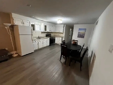 House with 1 bedroom, sunroom, kitchen and laundry for rent Image# 1