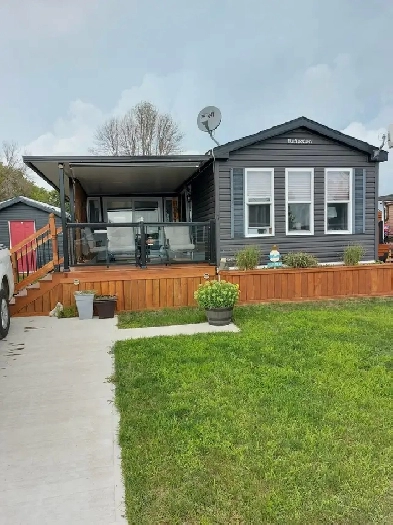 4 season beautiful Northlander Reflection at 50  park i Image# 2