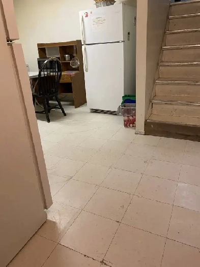 4 min walk to Lions Park Ctrain/North Hill Mall/6 min Downtown Image# 1