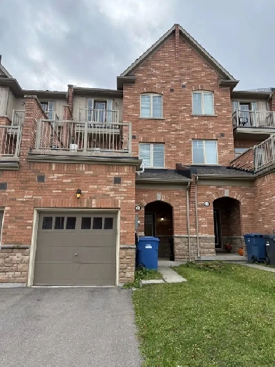 Room available for rent in sharing or private Image# 1