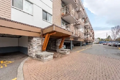Lord Harley - 2 Bedroom available at 3220 Quadra Street, Victori Image# 1