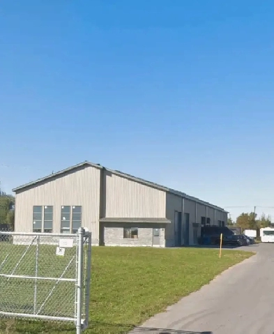 deux garages à louer Image# 1