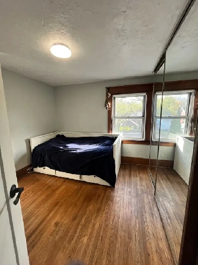 Room for Rent – Female Only (All Utilities Included!) Image# 1