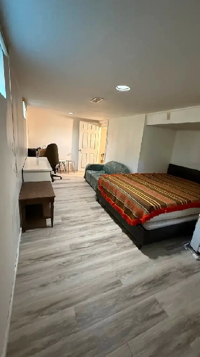 Large room for students - next to UoW campus Image# 1