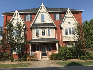 3 STOREY TOWNHOUSE FOR RENT IN THE HEART OF BRAMPTON, ONTARIO Image# 1