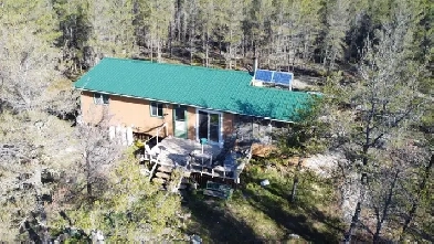 World Class Fishing  4 season Cozy Waterfront. Cabin Image# 3