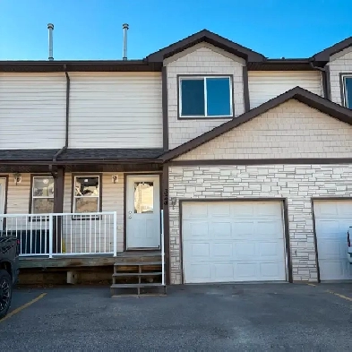 3 Bed 1.5 Bath Townhouse/Single Garage/Chelsea Villas Avail Now! Image# 1