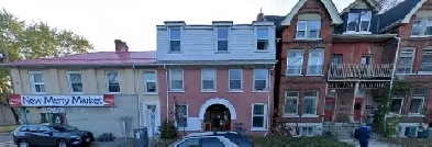 1 Bed 1 Bath Apartment Summer Sublet NEAR Queens Campus Image# 1