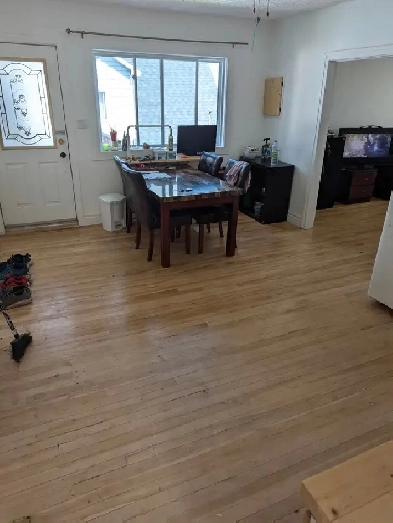 5 1/2 a louer 1000 Image# 1