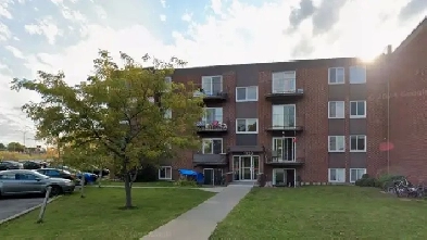 GRAND 5 1/2 LIBRE à La Prairie à côté A132. Pont Champlain 7min Image# 2