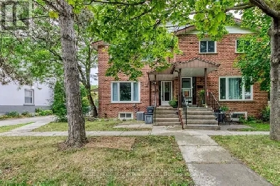 3 bedroom townhouse for rent in downtown Milton Image# 1