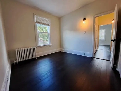 BRIGHT 2-BEDROOM MAIN FLOOR - NEAR HOSPITAL - OSHAWA Image# 1