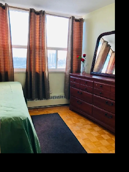 1 COZY ROOM in-(2 Bedrm Apt)-JANE /WILSON - ALL UTILITIES INCL Image# 1