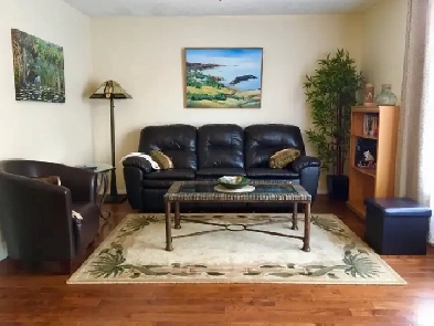 FULLY FURNISHED 3 BDRM SUITE SHORT TERM RENTAL AVAIL NOV 1. Image# 5