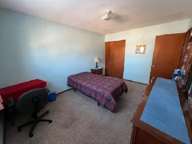 $825 MALE FOR LARGE BEDROOM Image# 4