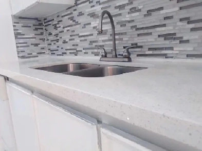 1000 SQFT Condo $439,999 2 bdrm 1bth Parking Balcony Pets Image# 1