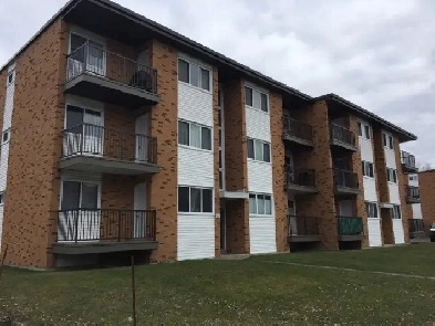 4 1/2 TOUT INCLUS! à Ste-Foy avenue Bourgogne pour 1er Déc. Image# 1