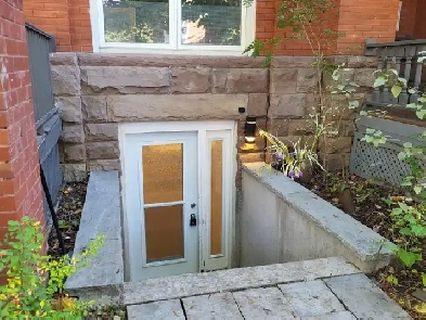 Beautifully Renovated Prime Annex 2 Bedroom Image# 1