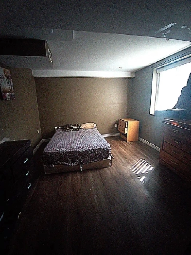 Couples Single Rental Room Rent Bedroom  Shared Washroom Kitchen Image# 1