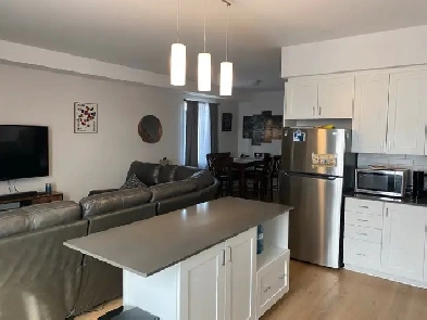 3 Bedroom, 2.5 Bath, Townhouse in Riverside South Image# 2