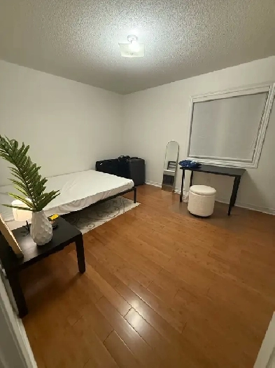 $950-Room with private washroom Image# 7