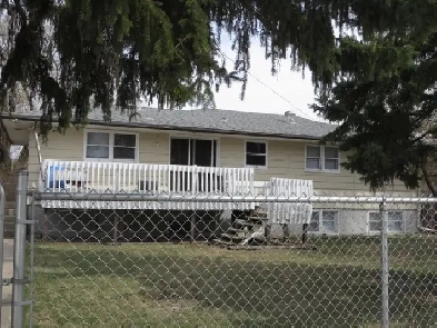 West Hill three bedroom house  plus one bedroom suite Image# 4