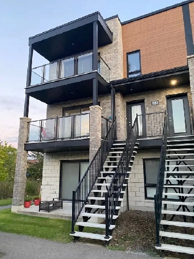 Condo 4 1/2 avec éléctros A LOUER - 2-Bedroom with appliances Image# 1