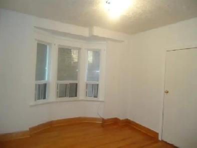 1st Flr bedroom for rent Dec 3, Bloor&Dufferin /Can be Furnished Image# 1