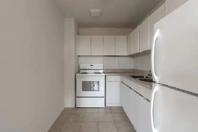 One bedroom, Lawrence Ave and Don Mills Road - ID 4230 Image# 1