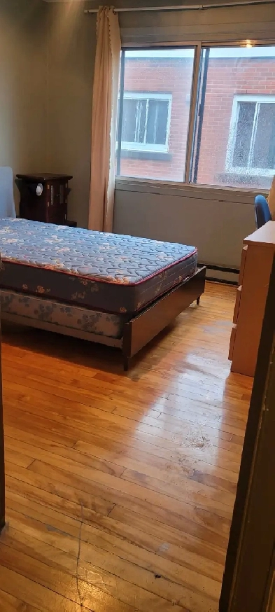 Chambre meublée à louer – 650 $/mois – POUR FEMME - Metro Sauvé Image# 1