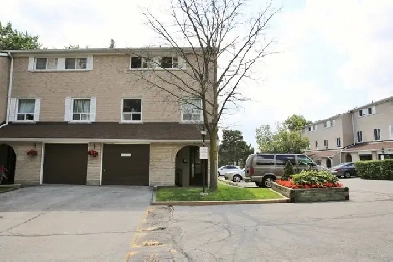 BEST TOWNHOUSE 3 Bedroom   @ FINCH/DON MILLS Image# 1