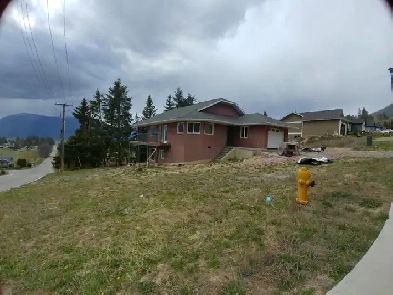 House for sale in the beautiful town of Creston BC Image# 6