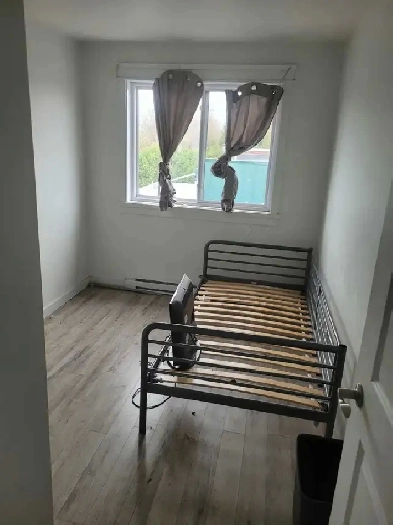 Chambre à louer à Laval Image# 1