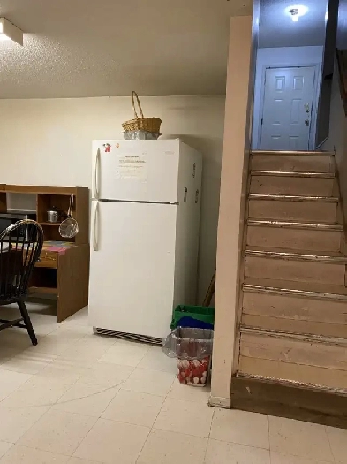 4 min walk to Lions Park Ctrain/North Hill Mall/6 min Downtown Image# 7