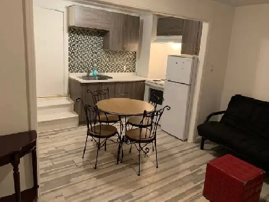 Bel aparte  3 & 1/2 meublé/Beautiful 3 & 1/2 furnished wifi Image# 3