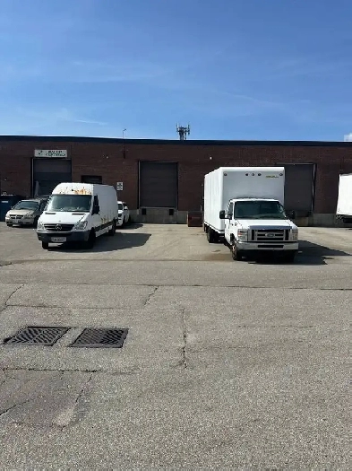 Outdoor Parking Spots For Rent Islington/Queensway Image# 1