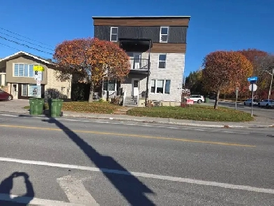 3 à 4 chambres – 1 800 $/mois — Disponible décembre Image# 1