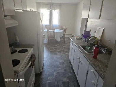 2bedroom and one bathroom Image# 3