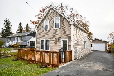 NEW LISTING! 12 Provost St. Single Garage! Image# 1