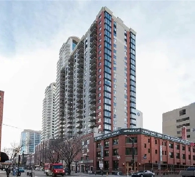 1 Month Free Rent | Luxury 17th-Floor 2 bedroom Condo Image# 1