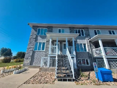 LARGE 2 BEDROOM WITH PARKING Image# 10