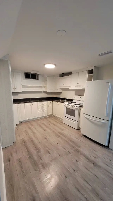 One Bedroom Legal Bsmt Apartment-Bonnie Braes/Chinguacousy-Dec 1 Image# 1